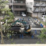 ２階デッキから西側道路